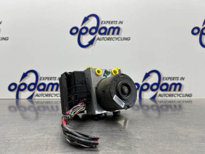 Gebruikte ABS Pomp Ford Focus C-Max 1.8 16V Prijs € 100,00 Margeregeling aangeboden door Gebr Opdam B.V.