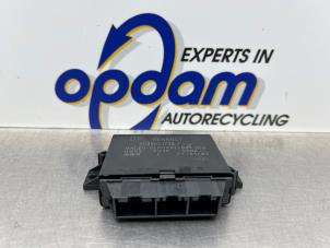 Gebruikte PDC Module Renault Grand Scénic III (JZ) 1.6 16V Prijs € 40,00 Margeregeling aangeboden door Gebr Opdam B.V.