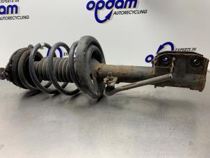 Gebruikte Voorpoot rechts Renault Grand Scénic III (JZ) 1.6 16V Prijs € 60,00 Margeregeling aangeboden door Gebr Opdam B.V.