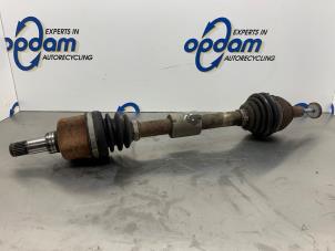 Gebruikte Aandrijfas links-voor Ford Focus 2 Wagon 1.6 16V Prijs € 50,00 Margeregeling aangeboden door Gebr Opdam B.V.