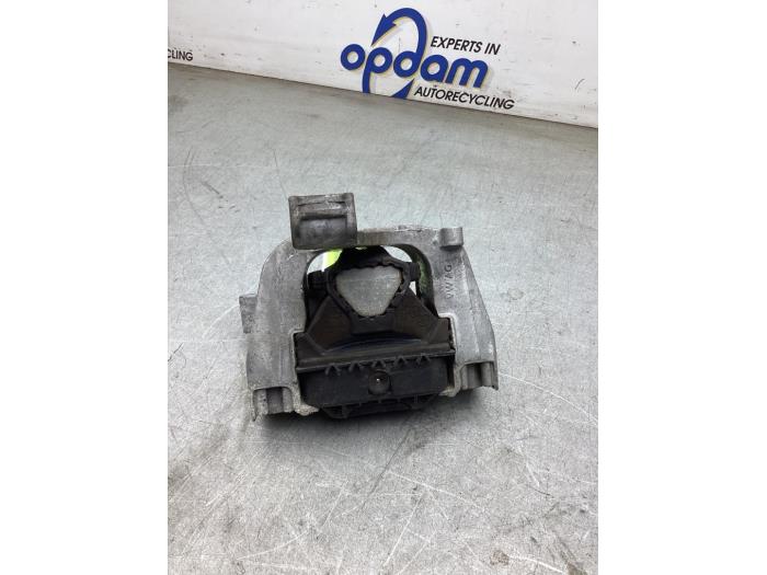 Gebruikte Motorrubber Volkswagen Golf VII (AUA) 2.0 GTI 16V Prijs € 30,00 Margeregeling aangeboden door Gebr Opdam B.V.