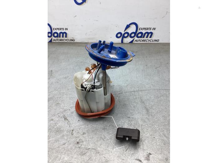 Gebruikte Benzinepomp Volkswagen Golf VII (AUA) 2.0 GTI 16V Prijs € 125,00 Margeregeling aangeboden door Gebr Opdam B.V.