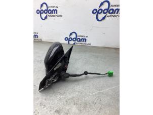 Gebruikte Buitenspiegel rechts Volvo V40 (MV) 1.6 T3 GTDi 16V Prijs € 125,00 Margeregeling aangeboden door Gebr Opdam B.V.
