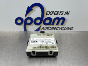 Gebruikte Deur module Mercedes B (W247) 2.0 B-200d Prijs € 35,00 Margeregeling aangeboden door Gebr Opdam B.V.