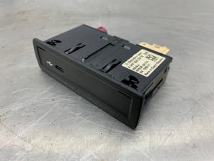 Gebruikte USB module Mercedes B (W247) 2.0 B-200d Prijs € 30,00 Margeregeling aangeboden door Gebr Opdam B.V.
