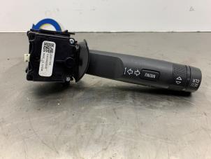 Gebruikte Pinker Schakelaar Opel Astra J Sports Tourer (PD8/PE8/PF8) 1.6 16V Prijs € 25,00 Margeregeling aangeboden door Gebr Opdam B.V.