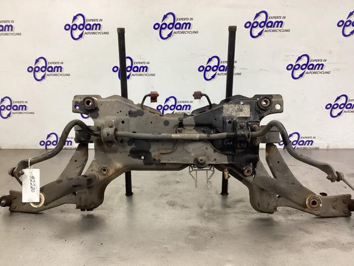 Subframe van een Ford Focus 2 Wagon 1.6 16V 2010
