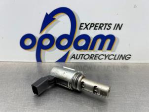 Gebruikte Nokkenas Verstelling Volkswagen Golf VI (5K1) 1.4 TSI 122 16V Prijs € 35,00 Margeregeling aangeboden door Gebr Opdam B.V.