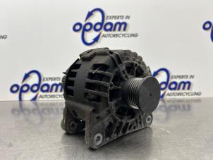 Gebruikte Dynamo Opel Vivaro 1.9 DI Prijs € 75,00 Margeregeling aangeboden door Gebr Opdam B.V.