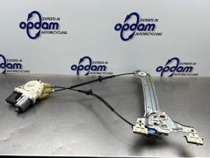 Gebruikte Raammechaniek 4Deurs links-achter Renault Megane III Grandtour (KZ) 1.5 dCi 110 Prijs € 35,00 Margeregeling aangeboden door Gebr Opdam B.V.