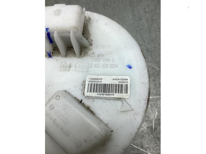 Gebruikte Benzinepomp Renault Twingo III (AH) 1.0 SCe 75 12V Prijs € 50,00 Margeregeling aangeboden door Gebr Opdam B.V.