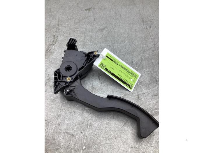 Gebruikte Gaspedaalpositie Sensor Renault Twingo III (AH) 1.0 SCe 75 12V Prijs € 30,00 Margeregeling aangeboden door Gebr Opdam B.V.
