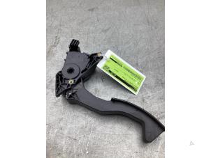 Gebruikte Gaspedaalpositie Sensor Renault Twingo III (AH) 1.0 SCe 75 12V Prijs € 30,00 Margeregeling aangeboden door Gebr Opdam B.V.