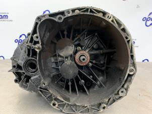 Gebruikte Versnellingsbak Opel Vivaro 1.9 DI Prijs € 600,00 Margeregeling aangeboden door Gebr Opdam B.V.