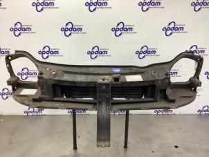 Gebruikte Frontpaneel Opel Vivaro 1.9 DI Prijs € 100,00 Margeregeling aangeboden door Gebr Opdam B.V.