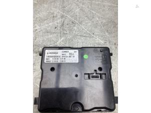 Gebruikte Computer Kachel Renault Twingo III (AH) 1.0 SCe 75 12V Prijs € 45,00 Margeregeling aangeboden door Gebr Opdam B.V.