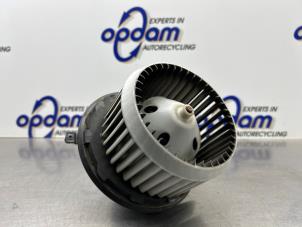 Gebruikte Chaufage Ventilatiemotor Alfa Romeo GT (937) 2.0 JTS 16V Prijs € 60,00 Margeregeling aangeboden door Gebr Opdam B.V.