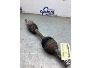 Gebruikte Homokineetas links-voor Opel Antara (LA6) 2.4 16V 4x2 Prijs € 75,00 Margeregeling aangeboden door Gebr Opdam B.V.