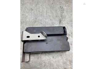 Gebruikte Module Telefoon Mazda 3 Sport (BP) 2.0 SkyActiv-G 122 Mild Hybrid 16V Prijs € 150,00 Margeregeling aangeboden door Gebr Opdam B.V.