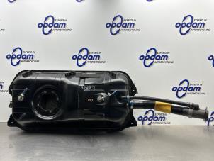 Gebruikte Tank Fiat Barchetta (183) 1.8 16V Prijs € 350,00 Margeregeling aangeboden door Gebr Opdam B.V.