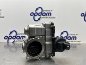 Gebruikte Gasklephuis Nissan Micra (K12) 1.2 16V Prijs € 75,00 Margeregeling aangeboden door Gebr Opdam B.V.