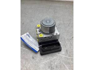 Gebruikte ABS Pomp Jeep Renegade (BU) 1.4 Multi Air 16V Prijs € 300,00 Margeregeling aangeboden door Gebr Opdam B.V.