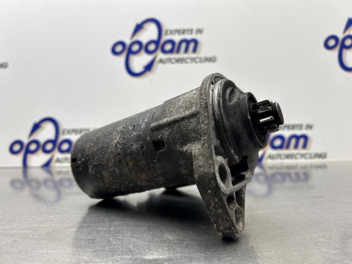 Gebruikte Startmotor Volkswagen Golf IV (1J1) 1.6 16V Prijs € 30,00 Margeregeling aangeboden door Gebr Opdam B.V.