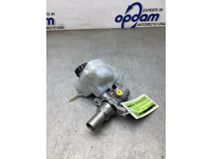 Gebruikte Hoofdremcilinder Mercedes C (W205) C-180 1.5 EQ Boost Prijs € 50,00 Margeregeling aangeboden door Gebr Opdam B.V.