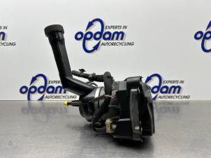 Gebruikte Stuurbekrachtiging Pomp Peugeot 308 SW (4E/H) 1.6 VTI 16V Prijs € 150,00 Margeregeling aangeboden door Gebr Opdam B.V.