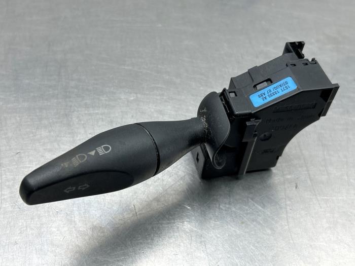 Richtingaanwijzer Schakelaar van een Ford Fusion 1.4 16V 2008