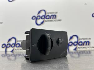 Gebruikte Schakelaar Licht Ford Fusion 1.4 16V Prijs € 25,00 Margeregeling aangeboden door Gebr Opdam B.V.