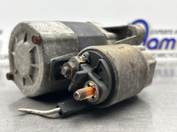 Startmotor van een Renault Twingo (C06) 1.2 16V 2002