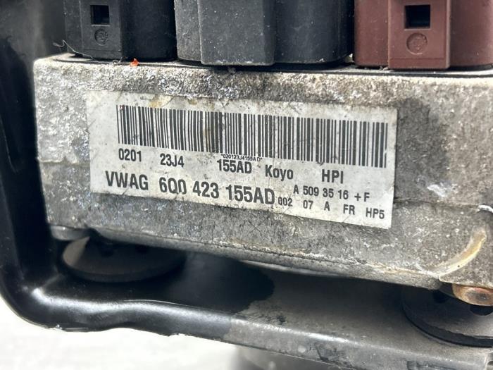 Stuurbekrachtiging Pomp van een Skoda Fabia (6Y2) 1.4i 16V 2004