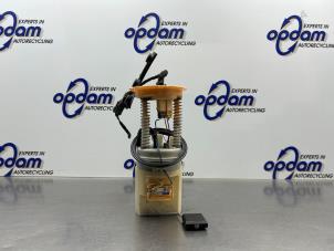 Gebruikte Benzinepomp Mercedes B (W245) 2.0 B-200 16V Prijs € 75,00 Margeregeling aangeboden door Gebr Opdam B.V.