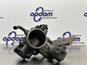 Gebruikte Gasklephuis Kia Rio (DC22/24) 1.5 16V Prijs € 65,00 Margeregeling aangeboden door Gebr Opdam B.V.