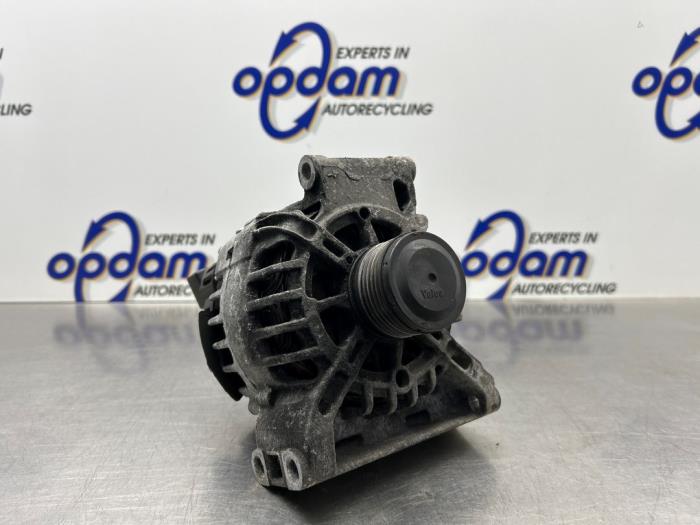 Gebruikte Alternator Mercedes B (W245) 2.0 B-200 16V Prijs € 100,00 Margeregeling aangeboden door Gebr Opdam B.V.