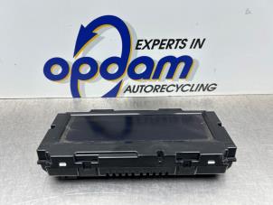 Gebruikte Display Interieur Opel Astra J Sports Tourer (PD8/PE8/PF8) 1.7 CDTi 16V Prijs € 60,00 Margeregeling aangeboden door Gebr Opdam B.V.