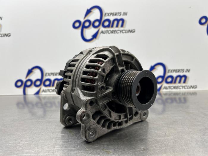 Gebruikte Dynamo Volkswagen Golf IV (1J1) 1.6 Prijs € 65,00 Margeregeling aangeboden door Gebr Opdam B.V.