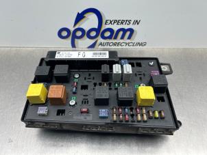 Gebruikte Zekeringkast Opel Astra H SW (L35) 1.6 16V Twinport Prijs € 100,00 Margeregeling aangeboden door Gebr Opdam B.V.