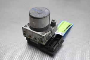 Gebruikte ABS Pomp Renault Master III (MA/MB/MC/MD/MH/MF/MG/MH) 2.3 dCi 16V Prijs € 125,00 Margeregeling aangeboden door Gebr Opdam B.V.