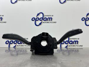 Gebruikte Combischakelaar Stuurkolom Volkswagen Polo IV (9N1/2/3) 1.4 16V 75 Prijs € 75,00 Margeregeling aangeboden door Gebr Opdam B.V.