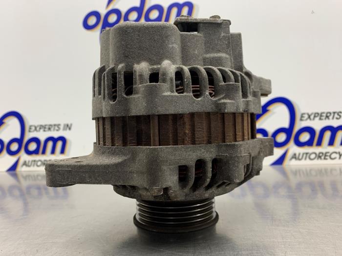 Dynamo van een Honda Jazz (GD/GE2/GE3) 1.2 i-DSi 2005