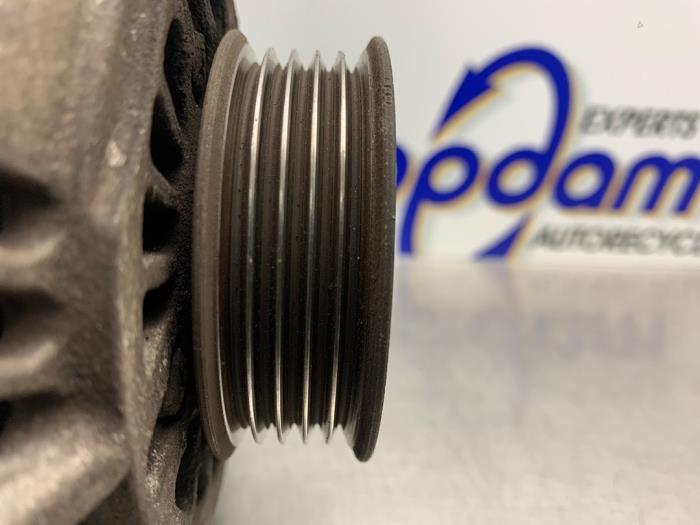 Dynamo van een Honda Jazz (GD/GE2/GE3) 1.2 i-DSi 2005