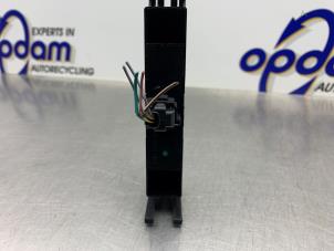 Gebruikte Ruit schakelaar elektrisch BMW 3 serie (E46/2) 320 Ci 24V Prijs € 40,00 Margeregeling aangeboden door Gebr Opdam B.V.