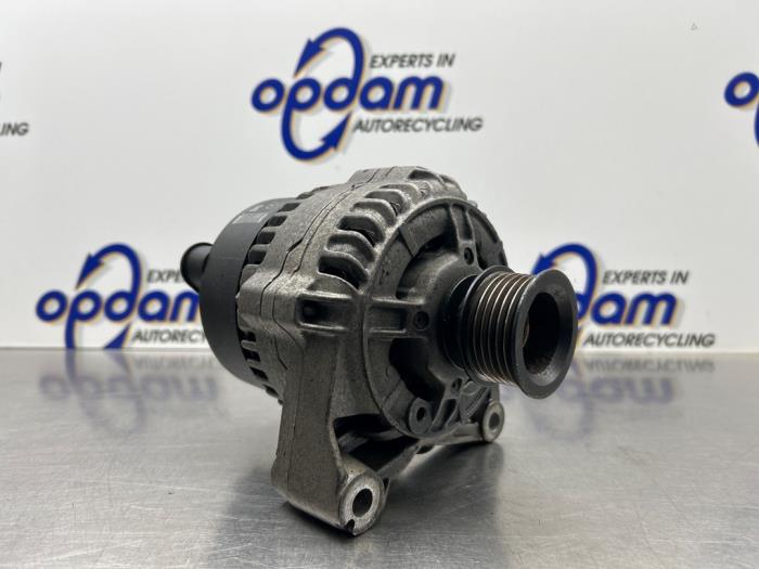 Gebruikte Dynamo BMW 3 serie (E46/2) 320 Ci 24V Prijs € 125,00 Margeregeling aangeboden door Gebr Opdam B.V.