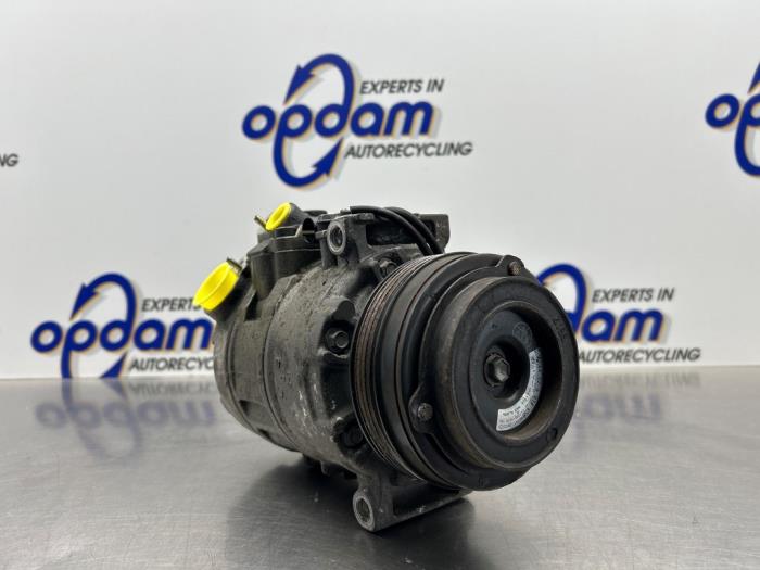 Gebruikte Aircopomp BMW 3 serie (E46/2) 320 Ci 24V Prijs € 50,00 Margeregeling aangeboden door Gebr Opdam B.V.