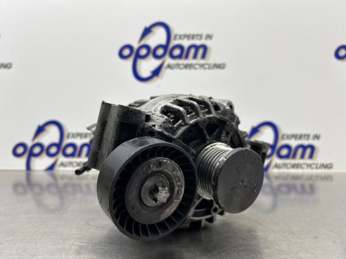 Gebruikte Dynamo BMW 3 serie (E46/4) 316i 16V Prijs € 110,00 Margeregeling aangeboden door Gebr Opdam B.V.