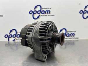 Gebruikte Dynamo BMW 3 serie (E46/2C) 325 Ci 24V Prijs € 125,00 Margeregeling aangeboden door Gebr Opdam B.V.