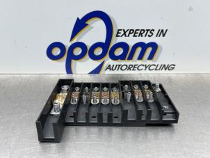 Gebruikte Zekeringkast Volkswagen Transporter T5 2.5 TDi PF Prijs € 30,00 Margeregeling aangeboden door Gebr Opdam B.V.