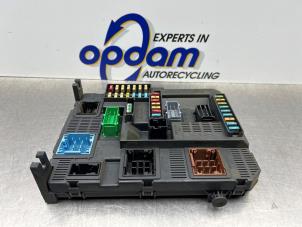 Gebruikte Zekeringkast Citroen C4 Cactus (0B/0P) 1.2 PureTech 82 12V Prijs € 125,00 Margeregeling aangeboden door Gebr Opdam B.V.